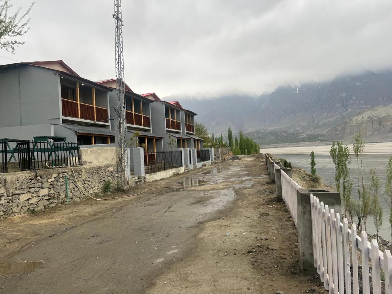 Eat And Read Hotel Skardu Ngoại thất bức ảnh
