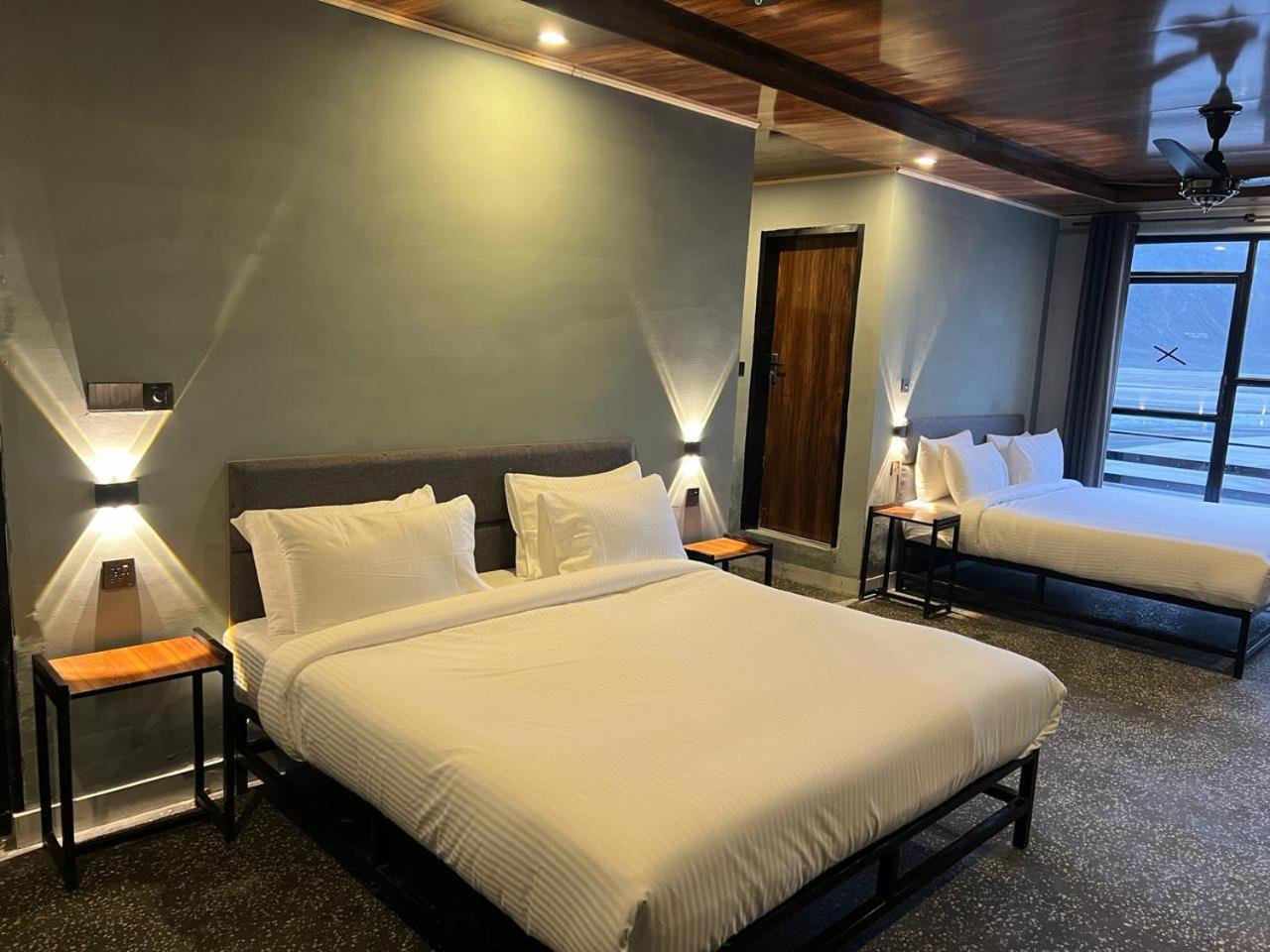 Eat And Read Hotel Skardu Phòng bức ảnh