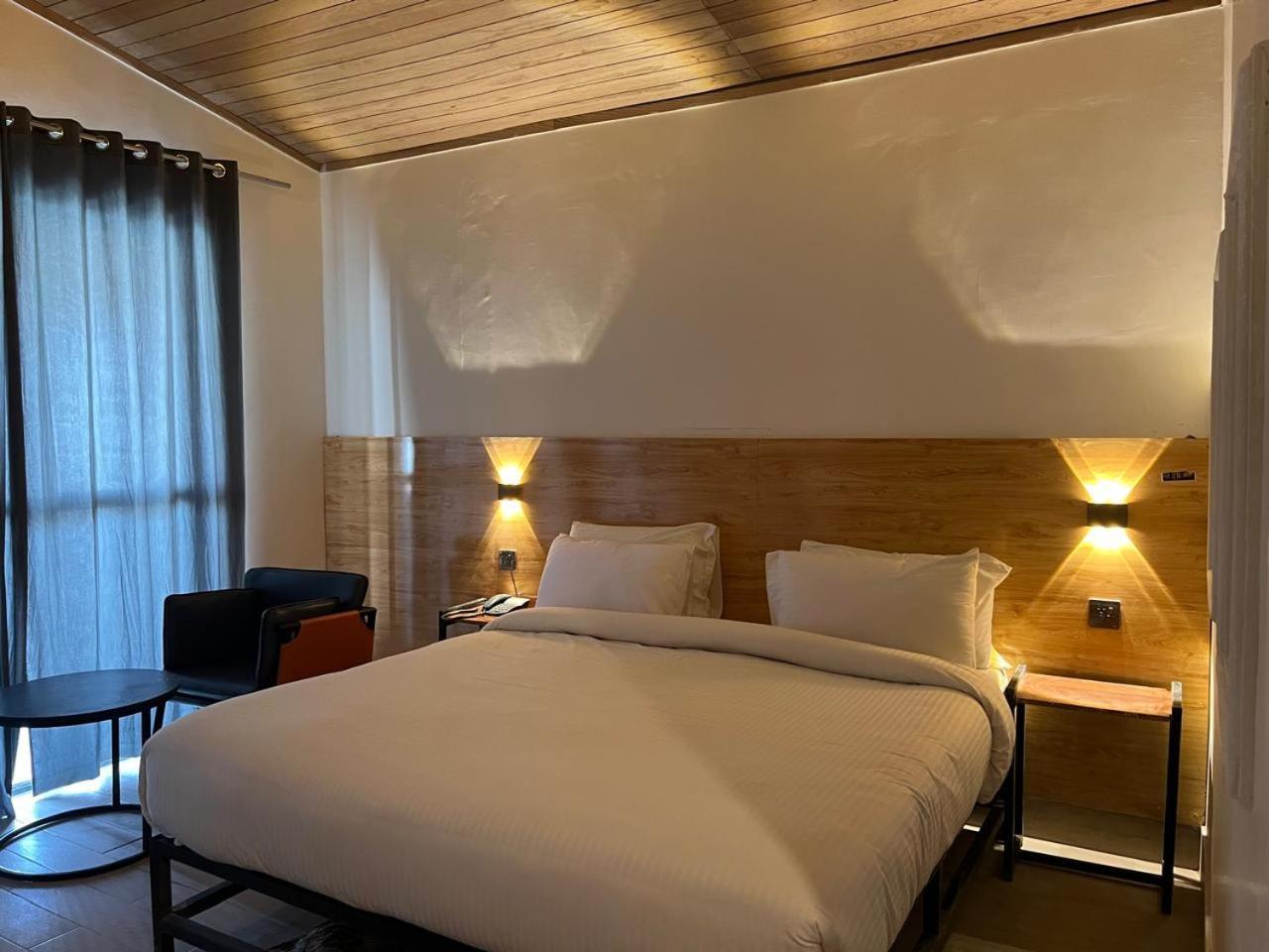 Eat And Read Hotel Skardu Ngoại thất bức ảnh